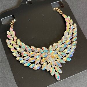 Elegant Gold and Iridescent Necklace
